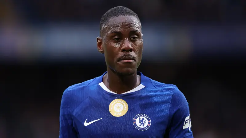 El Chelsea está dispuesto a vender a Trevoh Chalobah, y el Como, de la Liga de Campeones, es uno de los clubes interesados en fichar al defensa