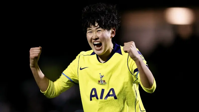 Toko Koga (Tottenham)