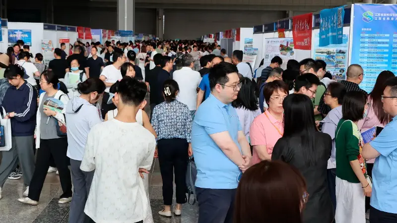 China hervormt universitaire opleidingen om jeugdwerkloosheid te bestrijden