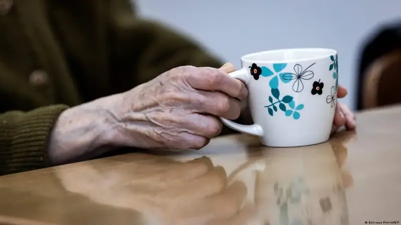 Japón lucha por salvar a los ancianos de morir solos