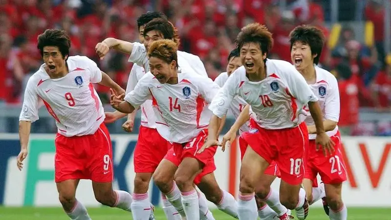 FUSSBALL: WM 2002 in JAPAN und KOREA, ESP - KOR 3:5 n.E.