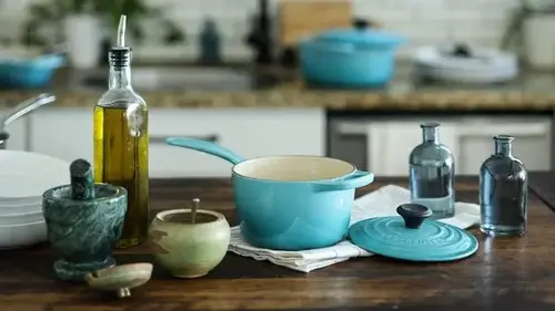The best oil for cooking can depend on various factors such as the type of cooking you're doing, the flavour you desire, and the smoke point required for the particular dish. Here are a few versatile oils that are commonly considered good options for cooking: