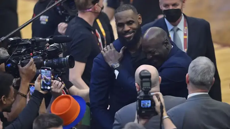 LeBron James se confiesa: “Nunca me comparé con Michael Jordan”
