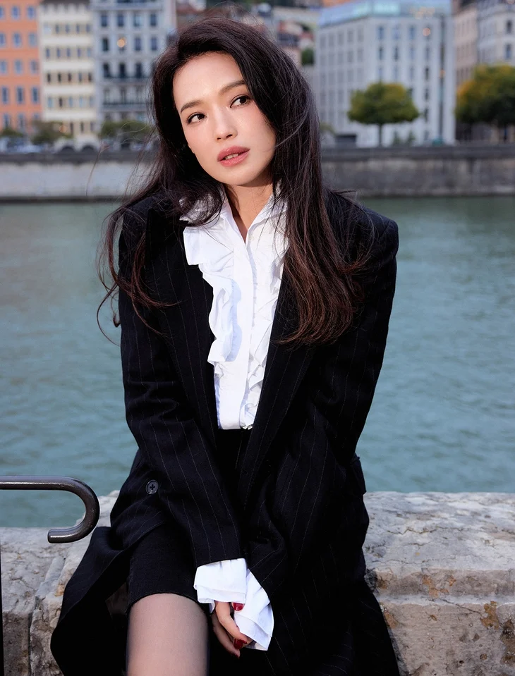 Office fashion inspired by Shu Qi's style - Photo 1.