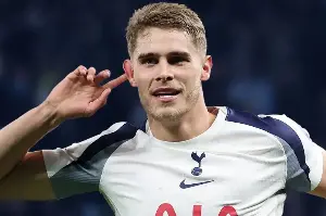 Transfer news April 24th: MU signs Van de Ven, Barca acquires Lisandro