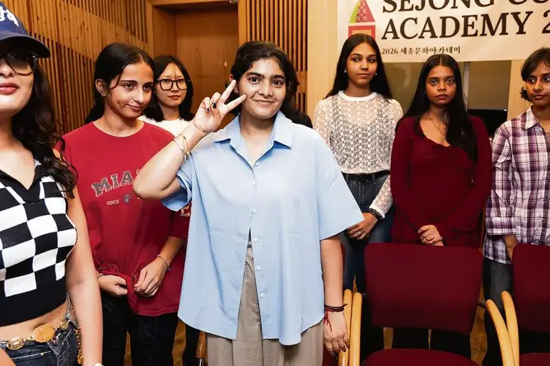 Young Delhiites attended the Korean Minyo workshop to learn Korean folk music and dance.