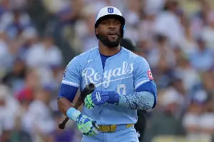 Royals designate 15-year MLB veteran for assignment