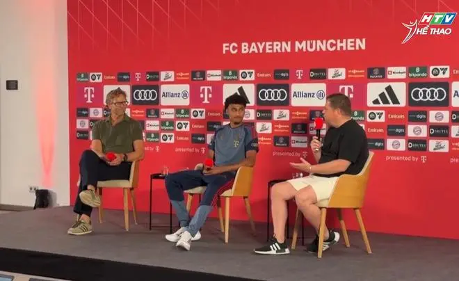 Bayern Munich unveils new signing Nathaniel Brown - Photo 4.