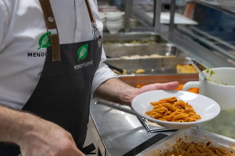 Garantire pasti a 1 euro per studenti