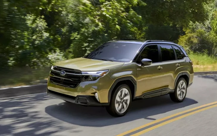 Subaru Forester is about to add a hybrid version to Vietnam, expected to launch in October - Image 2.