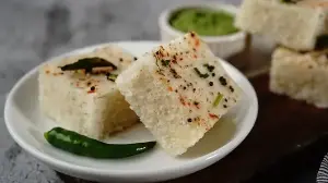 Chef Sanjeev Kapoor’s Ragi Oats Dhokla With Mustard Tempering – A Guilt-Free High-Fiber Steamed Snack For Weight Loss