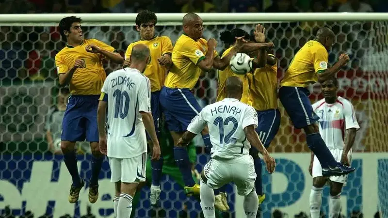 Soccer - 2006 FIFA World Cup Germany - Quarter Final - Brazil v France - Commerzbank Arena