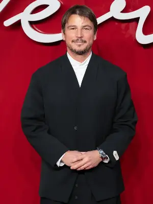 Josh Harnett is 'just dad' to his children