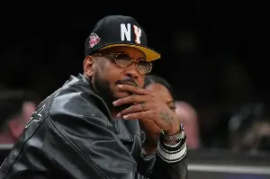 Carmelo Anthony thinks Knicks right to halt contract talks with their players to focus on basketball