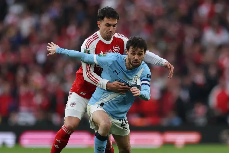 A title showdown at the Etihad