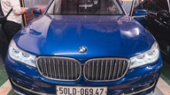 The prices of two luxury cars owned by Ms. Truong My Lan have been reduced for a re-auction.