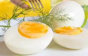 5 benefits of seniors eating one egg in the morning.