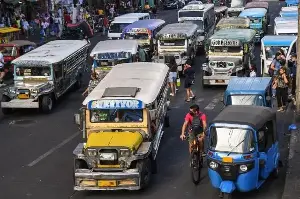 Transport groups weigh service contracting program, fuel subsidy for PUV drivers 