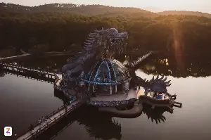 Abandoned water park in Vietnam continues to be a hot topic in foreign news.