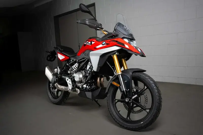 La nueva BMW F 450 GS llega para convertirse en la puerta de entrada al universo adventure de la firma alemana