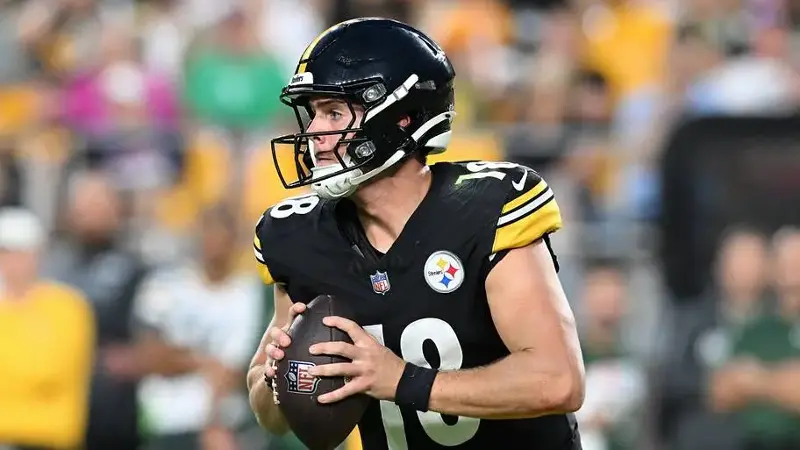 Pittsburgh Steelers quarterback Will Howard