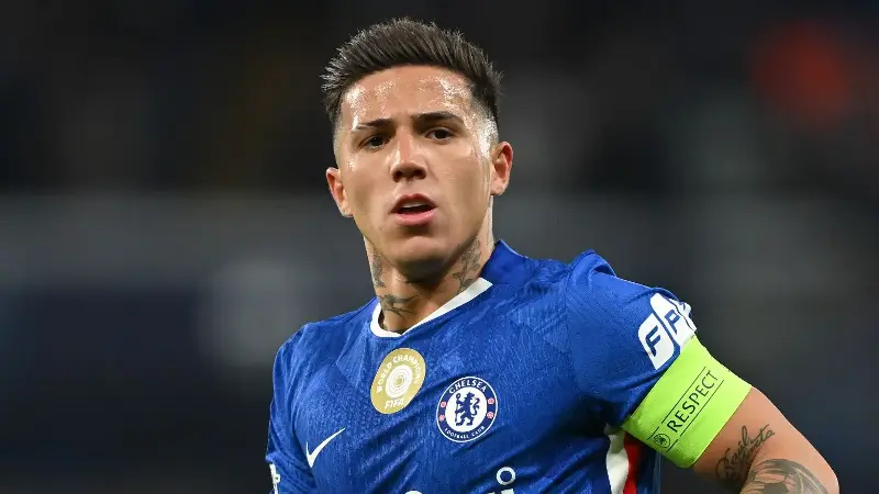Fernandez's uncertain future in London