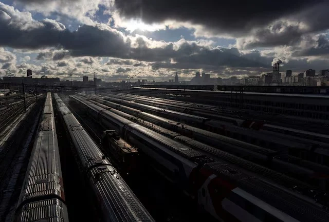 Top 12 longest train journeys in the world, the longest lasting up to 8 days - Photo 1.