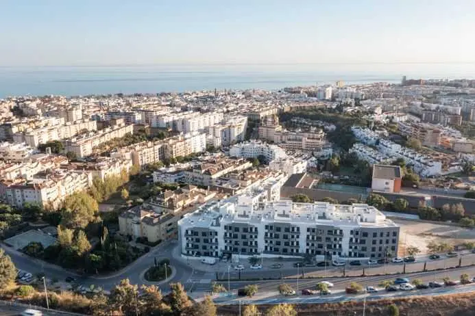 Estepona adjudica dos parcelas municipales para construir 199 viviendas de protección oficial