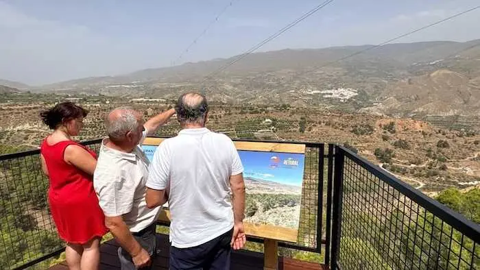 Canjáyar habilita una nueva área recreativa con mirador y merendero en el entorno natural de Alcora