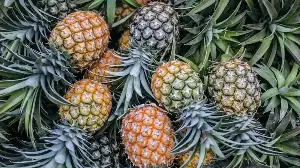 Easy Ways To Chop A Pineapple & 4 Summer Recipes To Try