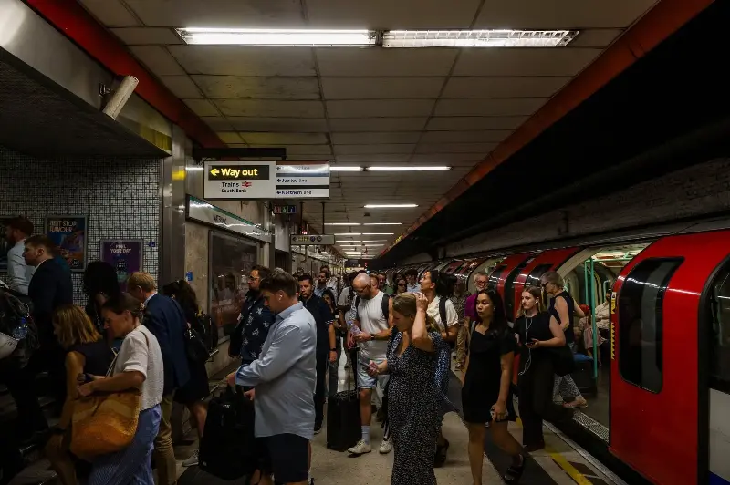 Packed public transports are often allergy hotspots. 