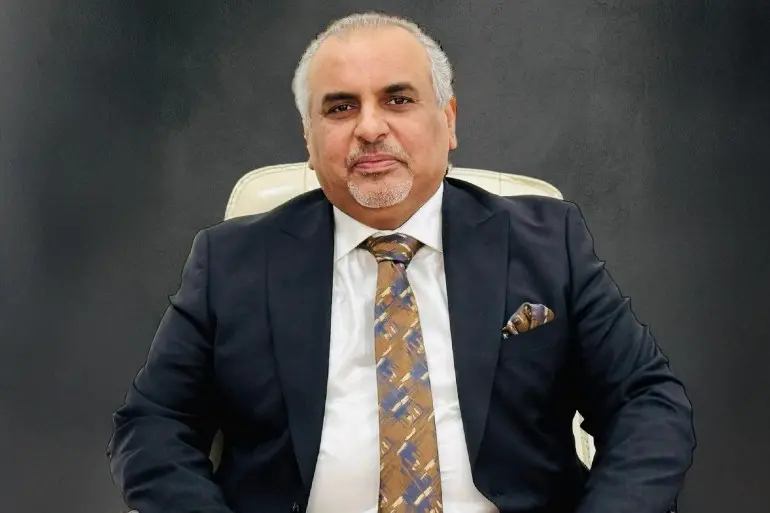 الخبير الاقتصادي أحمد الأنصاري الصفحة الشخصية على مواقع التواصل