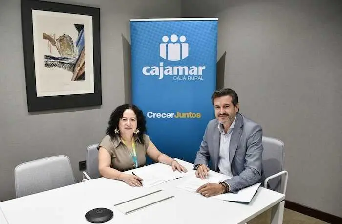 Cajamar y el Colegio de Graduados Sociales de Almería renuevan su convenio de colaboración
