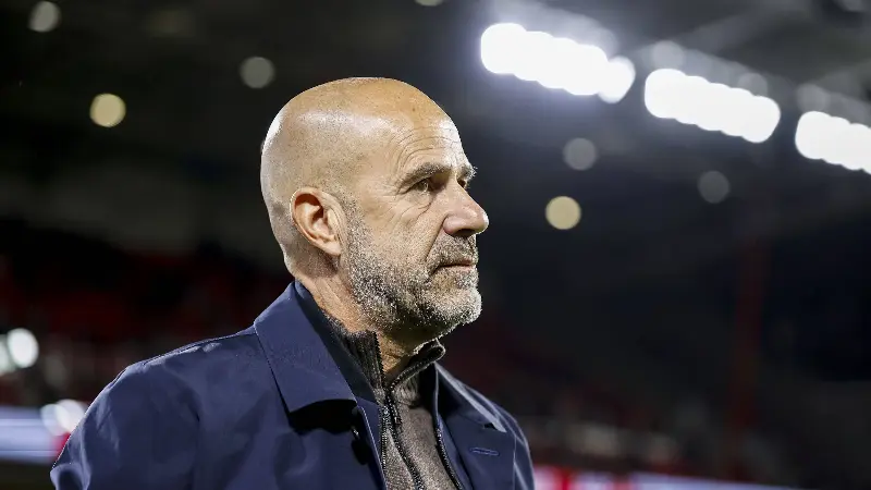 Peter Bosz introduce cambios en todas las líneas del PSV en Leipzig
