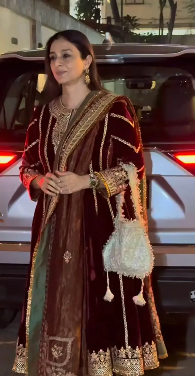 Tabu turns brown velvet into pure royalty