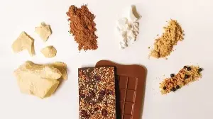 Nutritionist shares 10 minute homemade protein bar recipe loaded with 17 grams of protein per slice