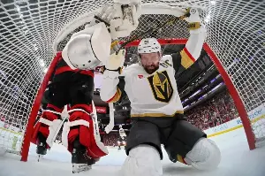 Golden Knights sink Hurricanes in Game 1
