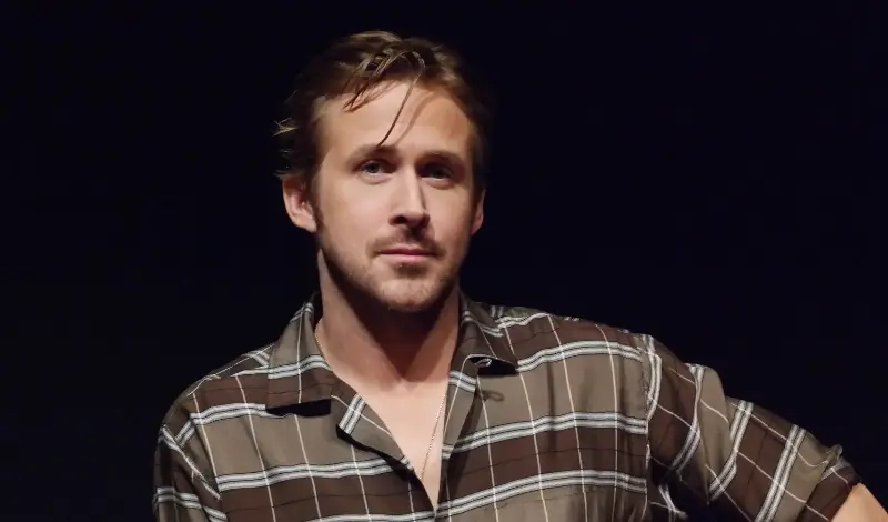 Ryan Gosling prepara película live action de Los picapiedra centrada en Bamm-Bamm