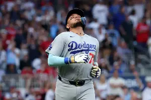 The Dodgers lost their 2025 postseason hero to an apparent injury in the NLDS