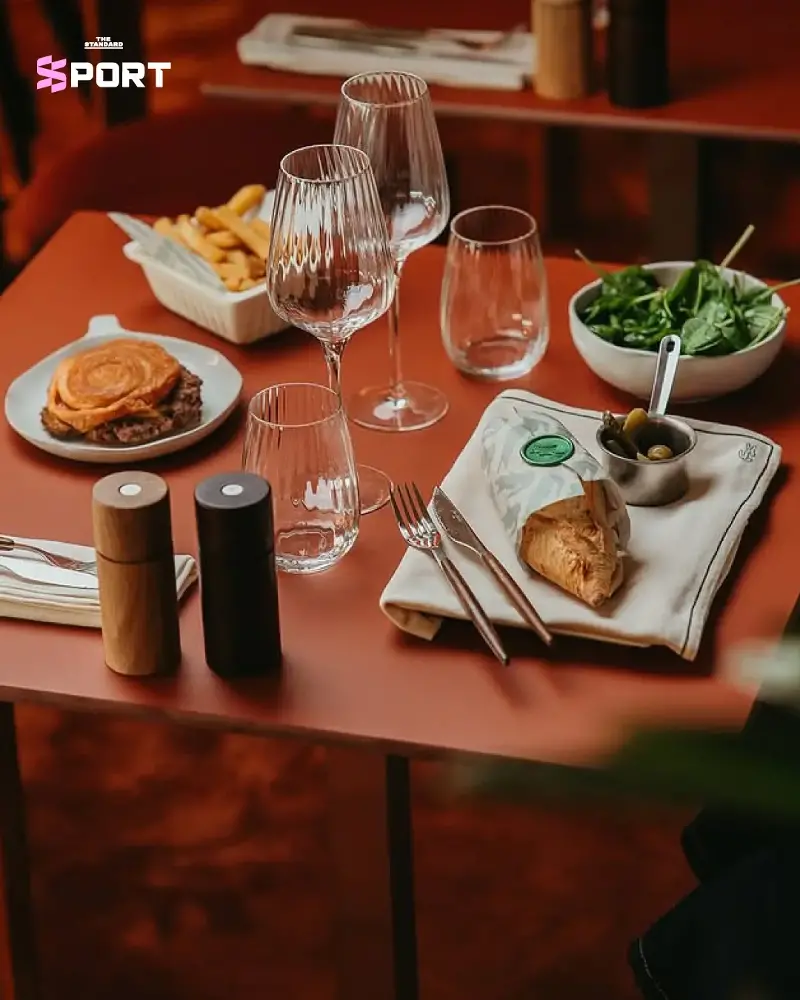 Le Café Lacoste คาเฟ่ใหม่ในโมนาโก