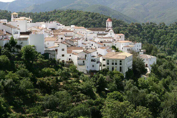 Diputación aporta 372.000 euros el acondicionamiento de una parcela para plazas de aparcamiento en Genalguacil