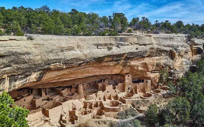 There are around 600 ancient cliff dwellings at Mesa Verde in south-west Colorado - Stone RF