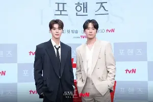 From Harmony at 17 to Rivalry at 27: Song Kang and Lee Jun-young Lead ‘Four Hands’
