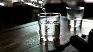 Should you drink water during meals? Gastroenterologist reveals if it is an unhealthy habit