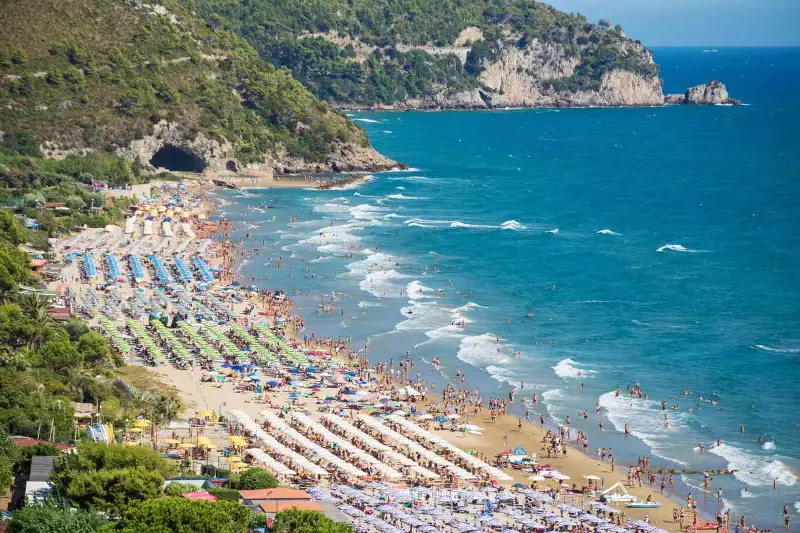 Queste sono le 10 spiagge più care d’Italia nel 2026: quanto costa davvero una settimana al mare