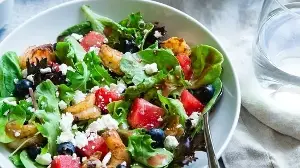 Using fat-free dressing in salads? Physician Dr Kunal Sood explains why completely cutting out fat can backfire