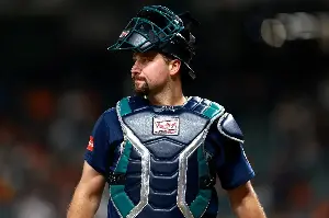 Mariners’ Cal Raleigh back in Seattle to map out next steps in injury rehab