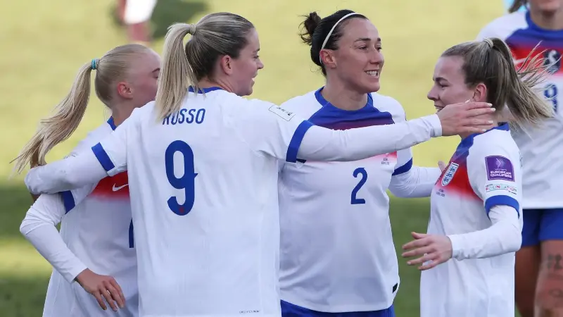 Calificaciones de las jugadoras de Inglaterra vs. Islandia: ¡Alessia Russo no para de marcar! La ‘9’ de las Lionesses decide el partido y Hannah Hampton asegura la ajustada victoria en la eliminatoria mundialista