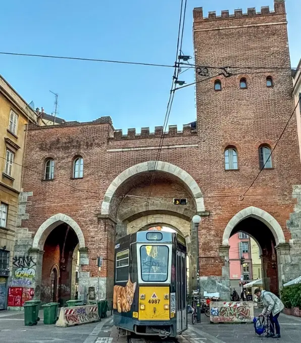 La Pusterla di Sant’Ambrogio, la porta medievale del Ticinese e altri edifici storici «ritornano» a Milano