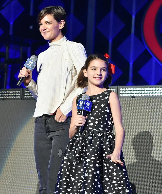Does Katie Holmes support her daughter breaking up with Tom Cruise? - Photo 2.